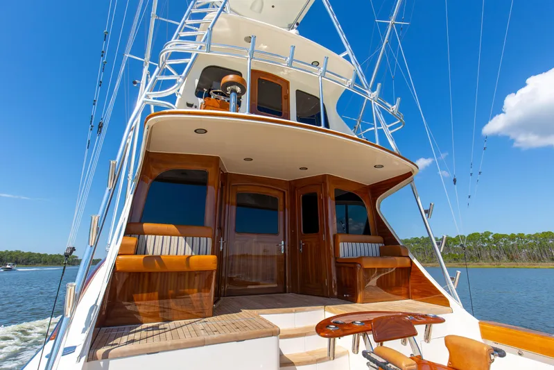 Badonkadonk Yacht Photos Pics 2005 76 Whiticar Enclosed Bridge Badonkadonk Deck