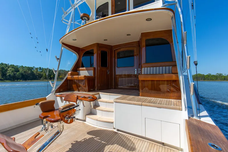 Badonkadonk Yacht Photos Pics 2005 76 Whiticar Enclosed Bridge Badonkadonk Deck