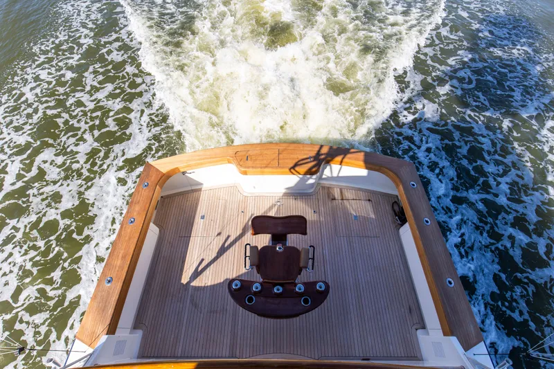 Badonkadonk Yacht Photos Pics 2005 76 Whiticar Enclosed Bridge Badonkadonk Deck