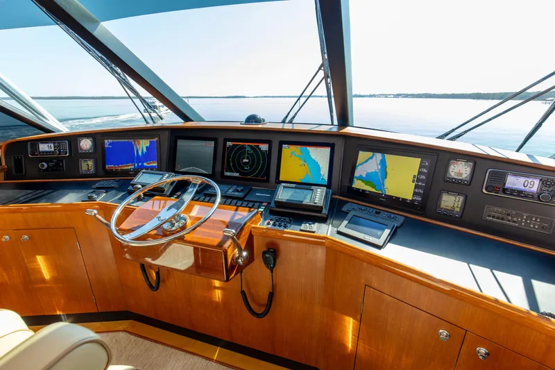 Badonkadonk Yacht Photos Pics 2005 76 Whiticar Enclosed Bridge Badonkadonk Bridge