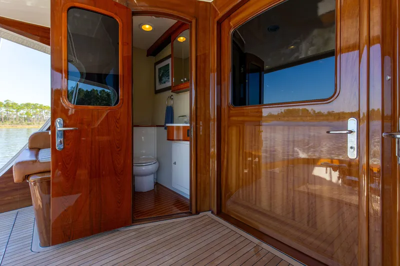 Badonkadonk Yacht Photos Pics 2005 76 Whiticar Enclosed Bridge Badonkadonk Bridge Exterior Day Head