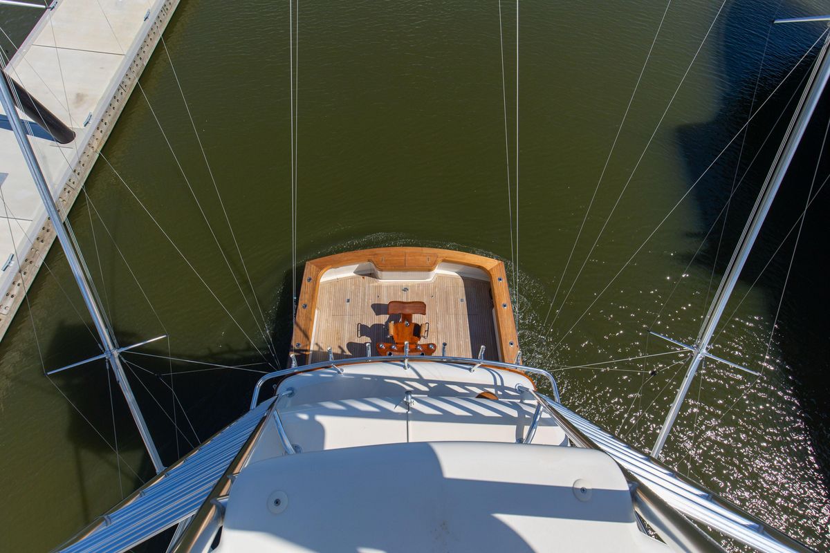 2005 Whiticar 76 