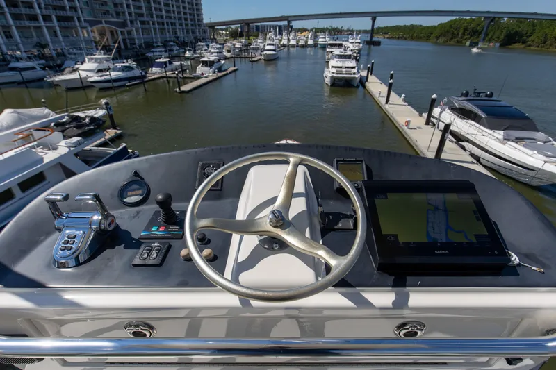 Badonkadonk Yacht Photos Pics 2005 76 Whiticar Enclosed Bridge Badonkadonk Flybridge