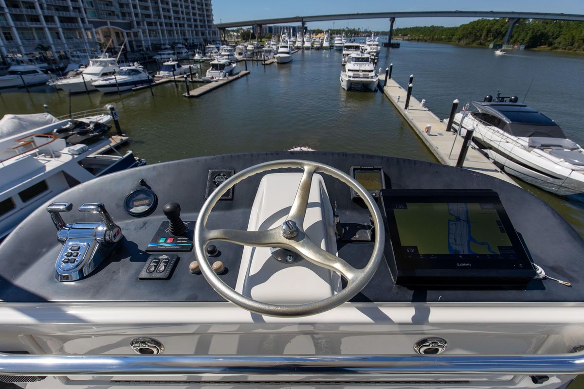 2005 Whiticar 76 