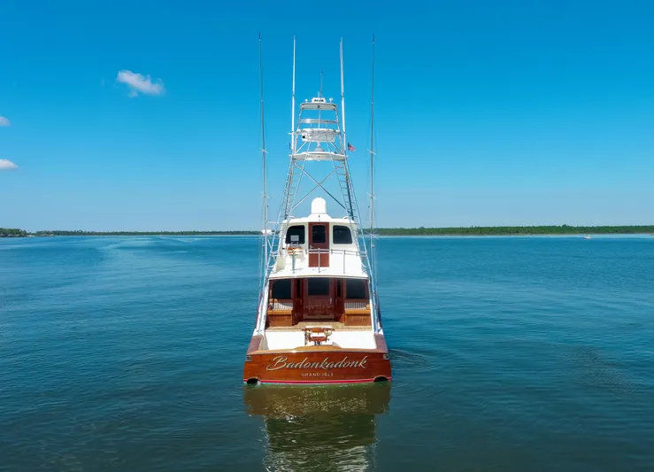 Badonkadonk Yacht Photos Pics 2005 76 Whiticar Enclosed Bridge Badonkadonk Exterior Profile