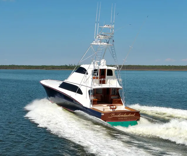 Badonkadonk Yacht Photos Pics 2005 76 Whiticar Enclosed Bridge Badonkadonk Exterior Profile