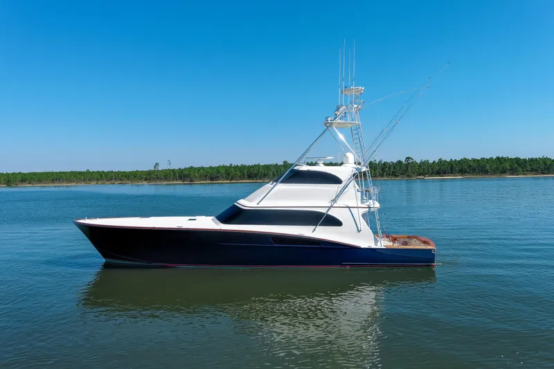 Badonkadonk Yacht Photos Pics 2005 76 Whiticar Enclosed Bridge Badonkadonk Exterior Profile