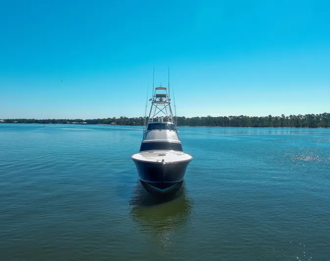 Badonkadonk Yacht Photos Pics 2005 76 Whiticar Enclosed Bridge Badonkadonk Exterior Profile