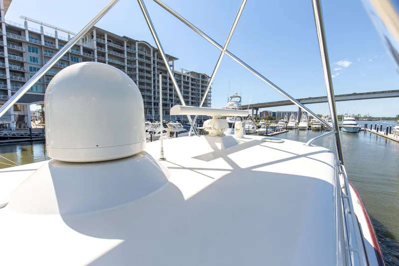 Badonkadonk Yacht Photos Pics 2005 76 Whiticar Enclosed Bridge Badonkadonk Radar