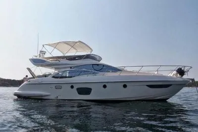 Azimut 47 Fly