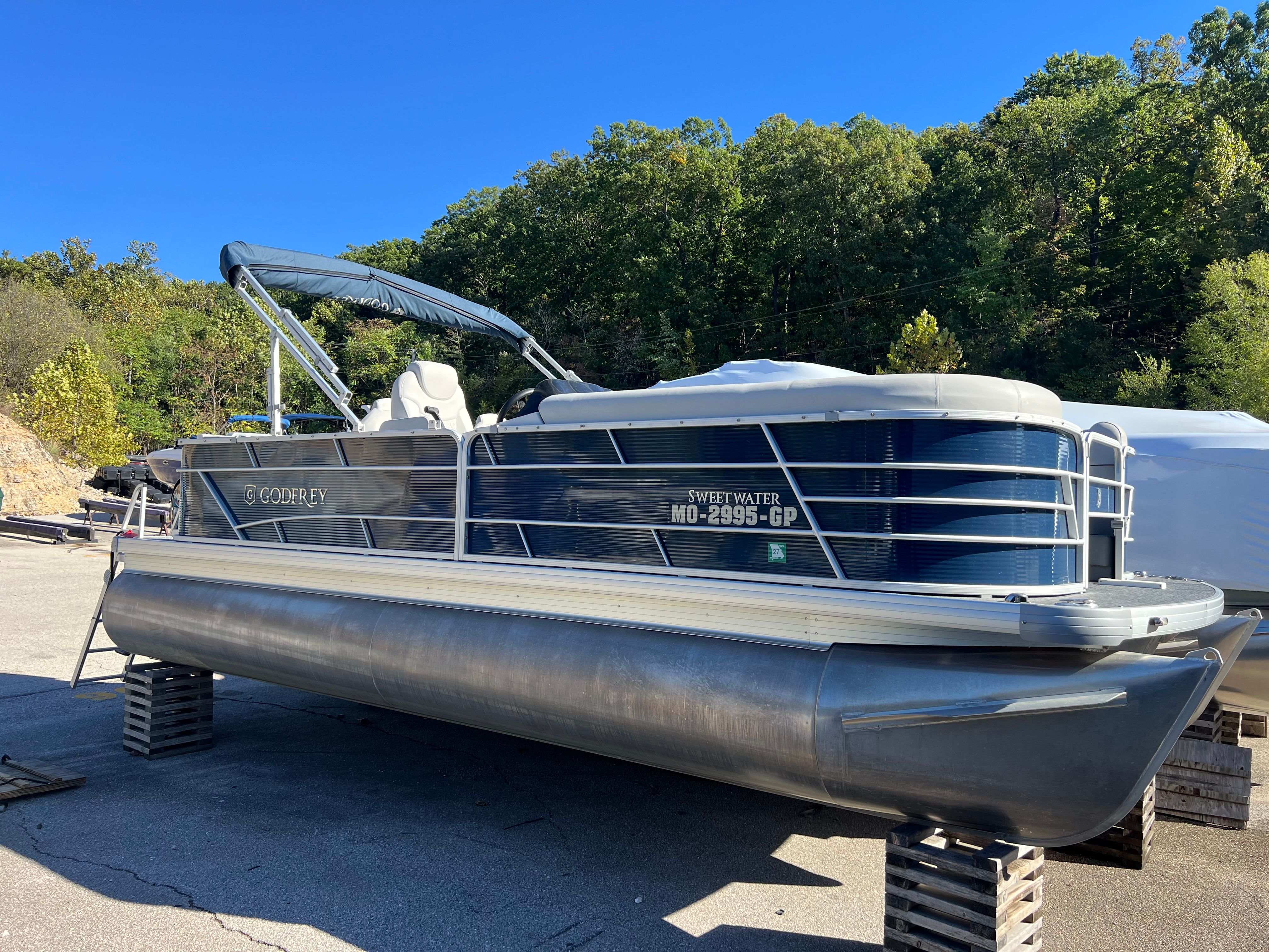 Godfrey Sweetwater 2286 FS