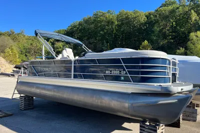 Godfrey Sweetwater 2286 FS