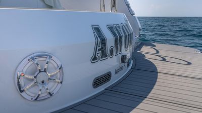 Yacht