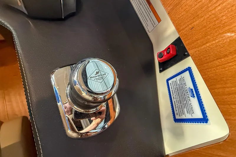  Yacht Photos Pics SmartCraft control panel on 2016 Sea Ray Sundancer 510 yacht dashboard.