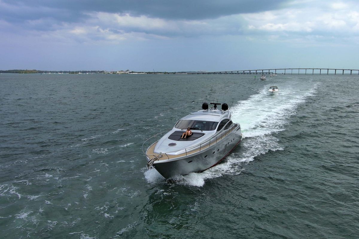 2008 Pershing 62 