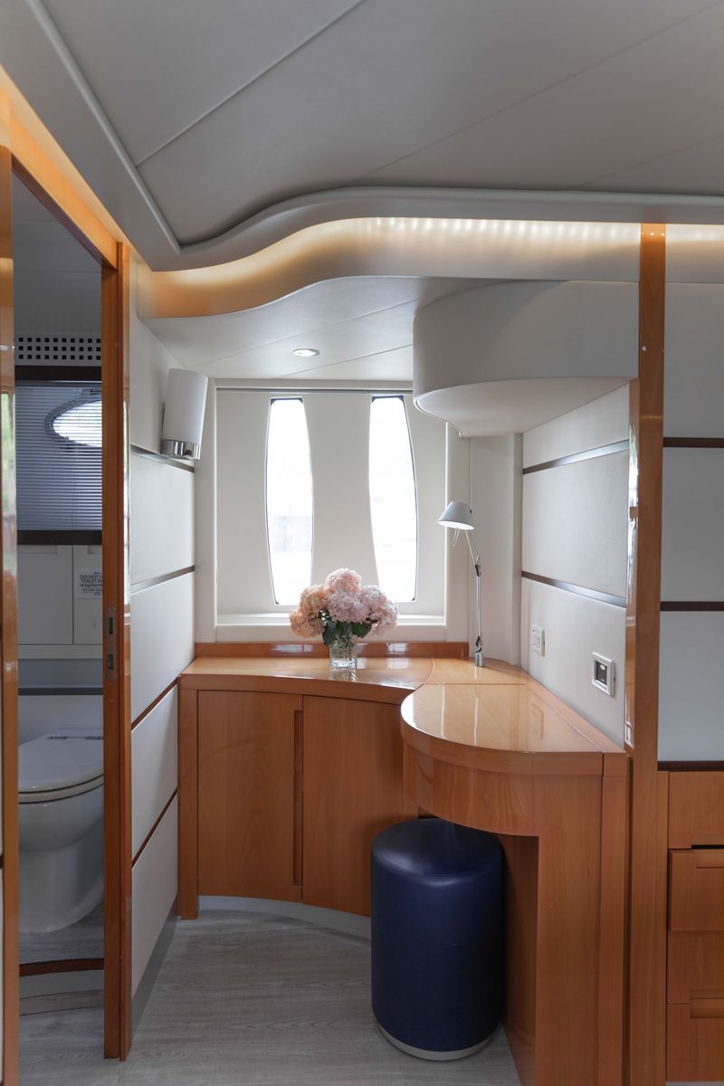 2008 Pershing 62 