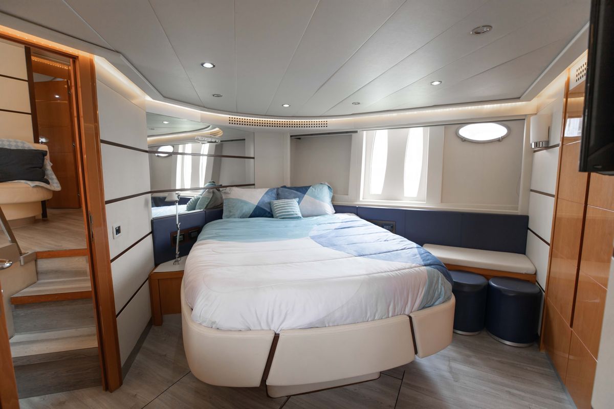 2008 Pershing 62 