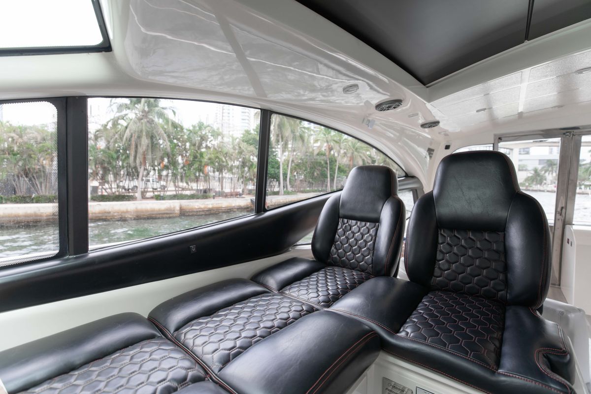 2008 Pershing 62 
