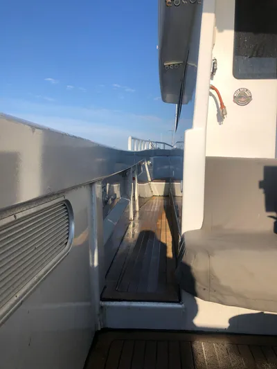  Yacht Photos Pics Custom Imax Fishing Boat, 2011 model, featuring sleek deck design and comfortable seating.