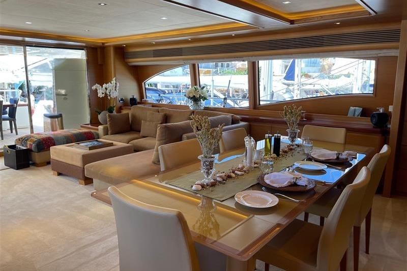 2006 Ferretti Yachts 97 