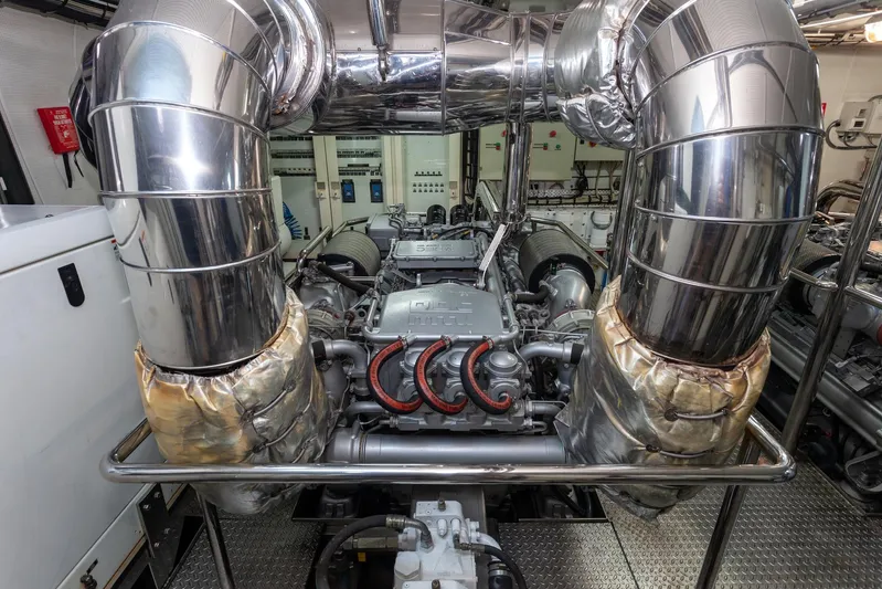 Sunrise Yacht Photos Pics 