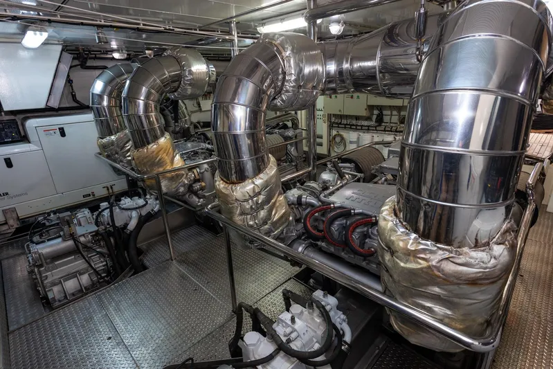 Sunrise Yacht Photos Pics 