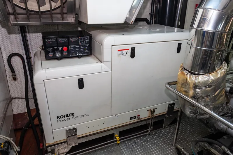 Sunrise Yacht Photos Pics 