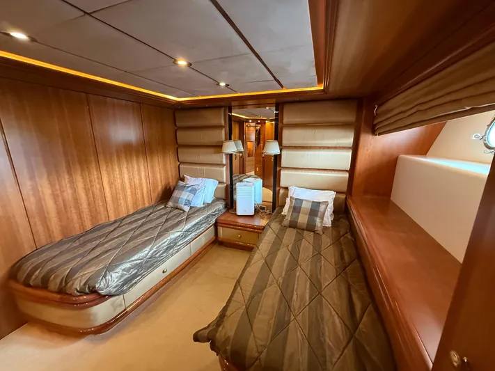 Sunrise Yacht Photos Pics 