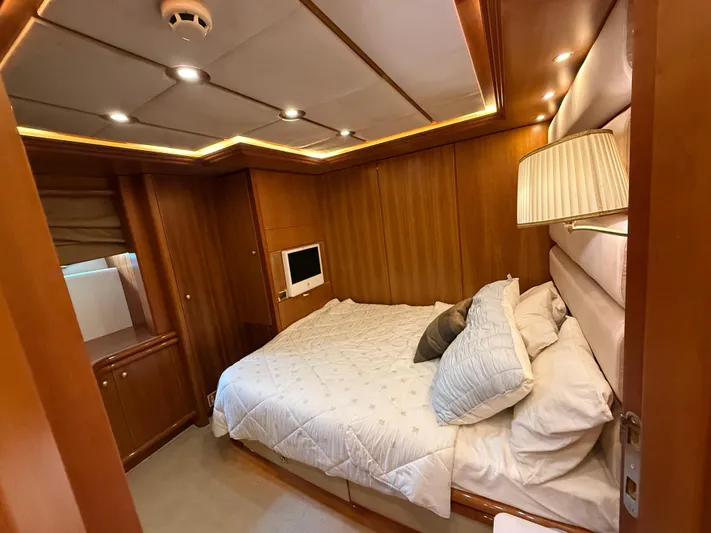 Sunrise Yacht Photos Pics 