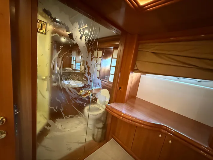 Sunrise Yacht Photos Pics 