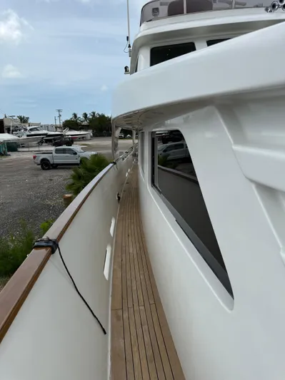 Sunrise Yacht Photos Pics 