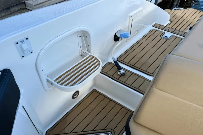 Bobber Ann Yacht Photos Pics 