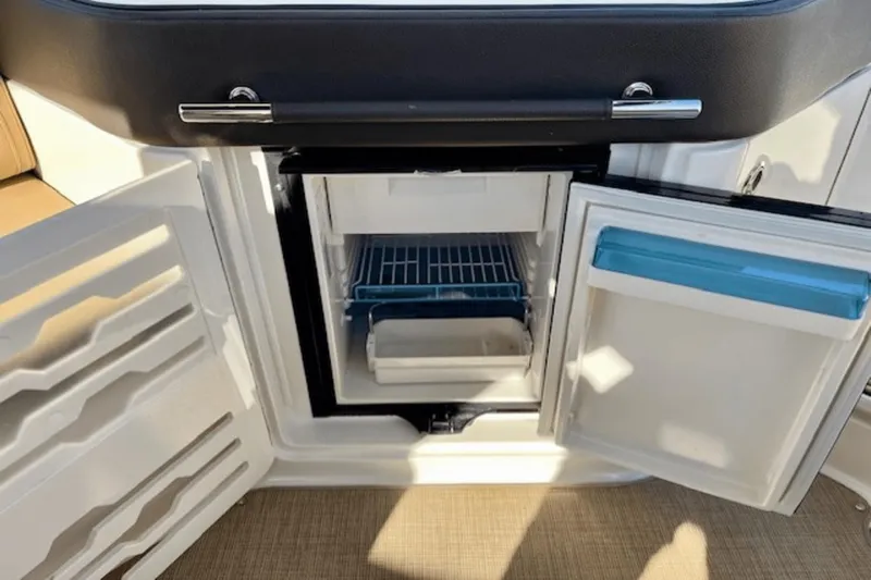 Bobber Ann Yacht Photos Pics 