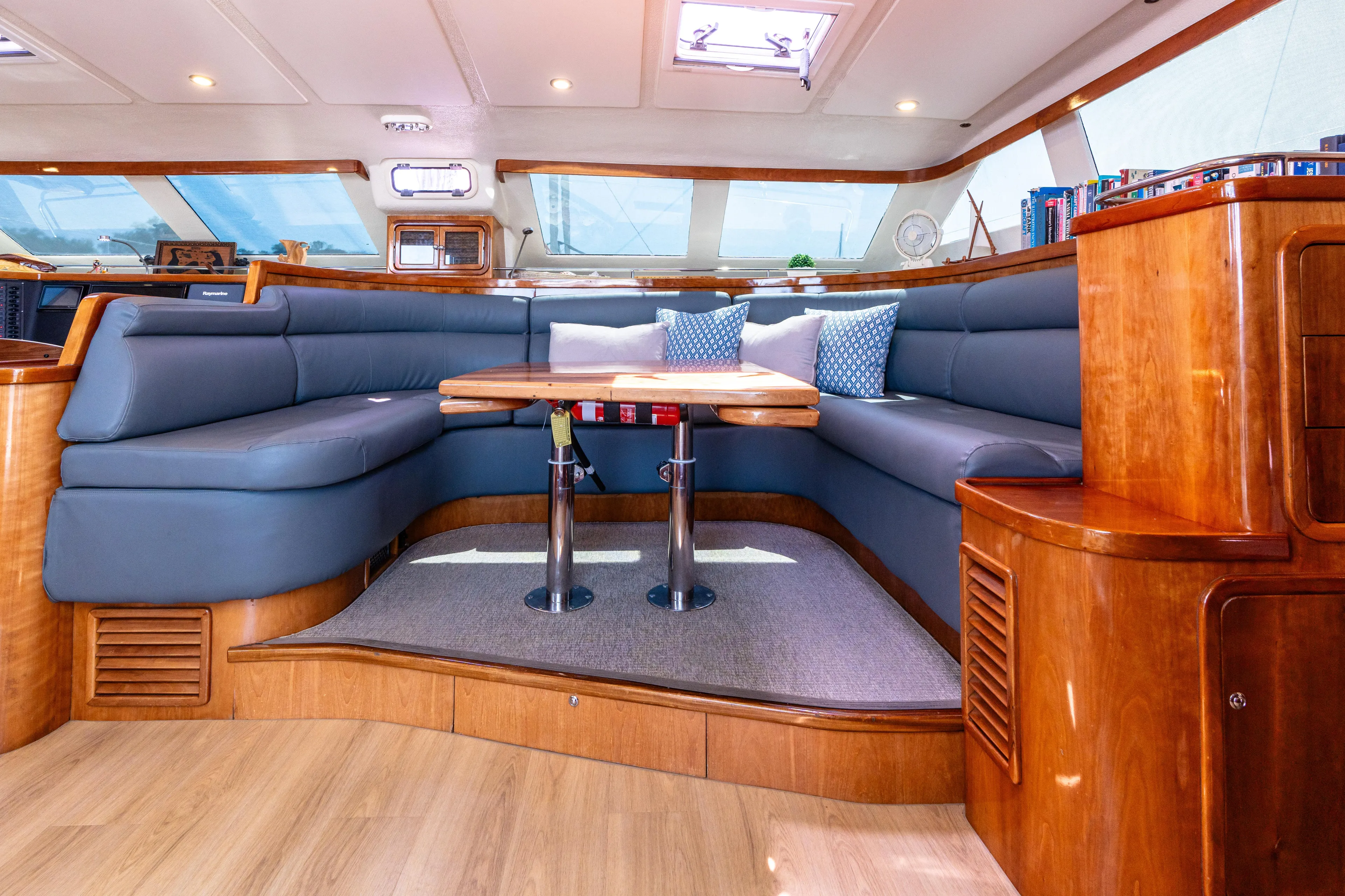 Atlas Yacht Photos Pics Main Salon