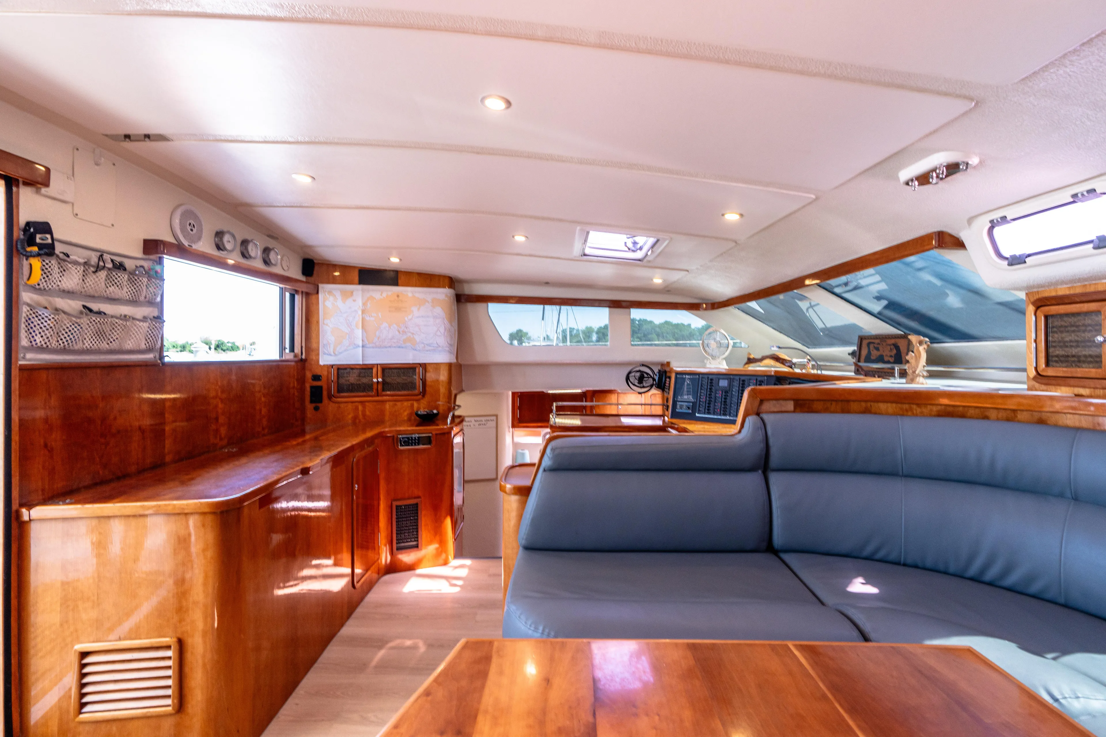 Atlas Yacht Photos Pics Main Salon