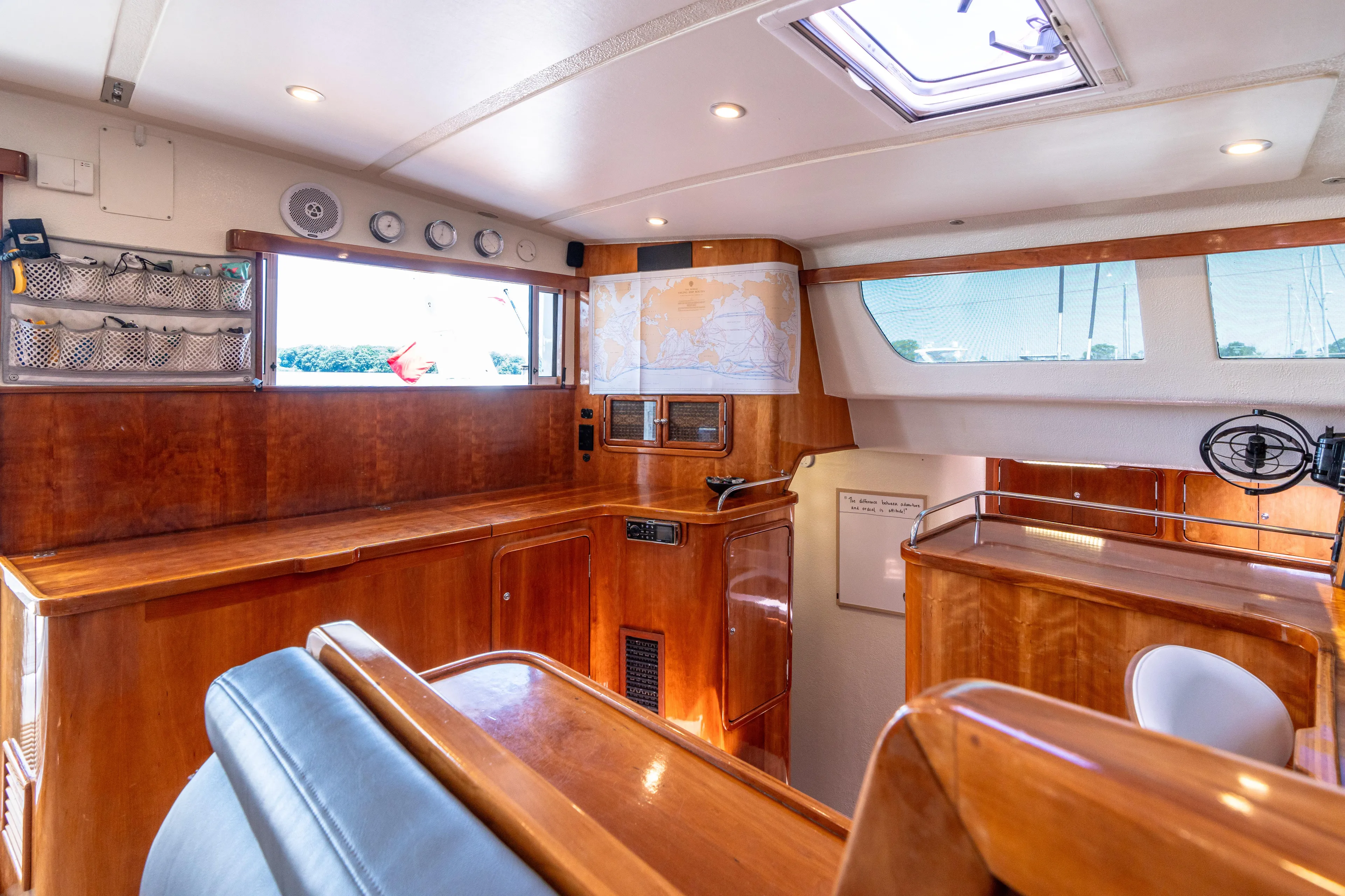 Atlas Yacht Photos Pics Salon Living Area