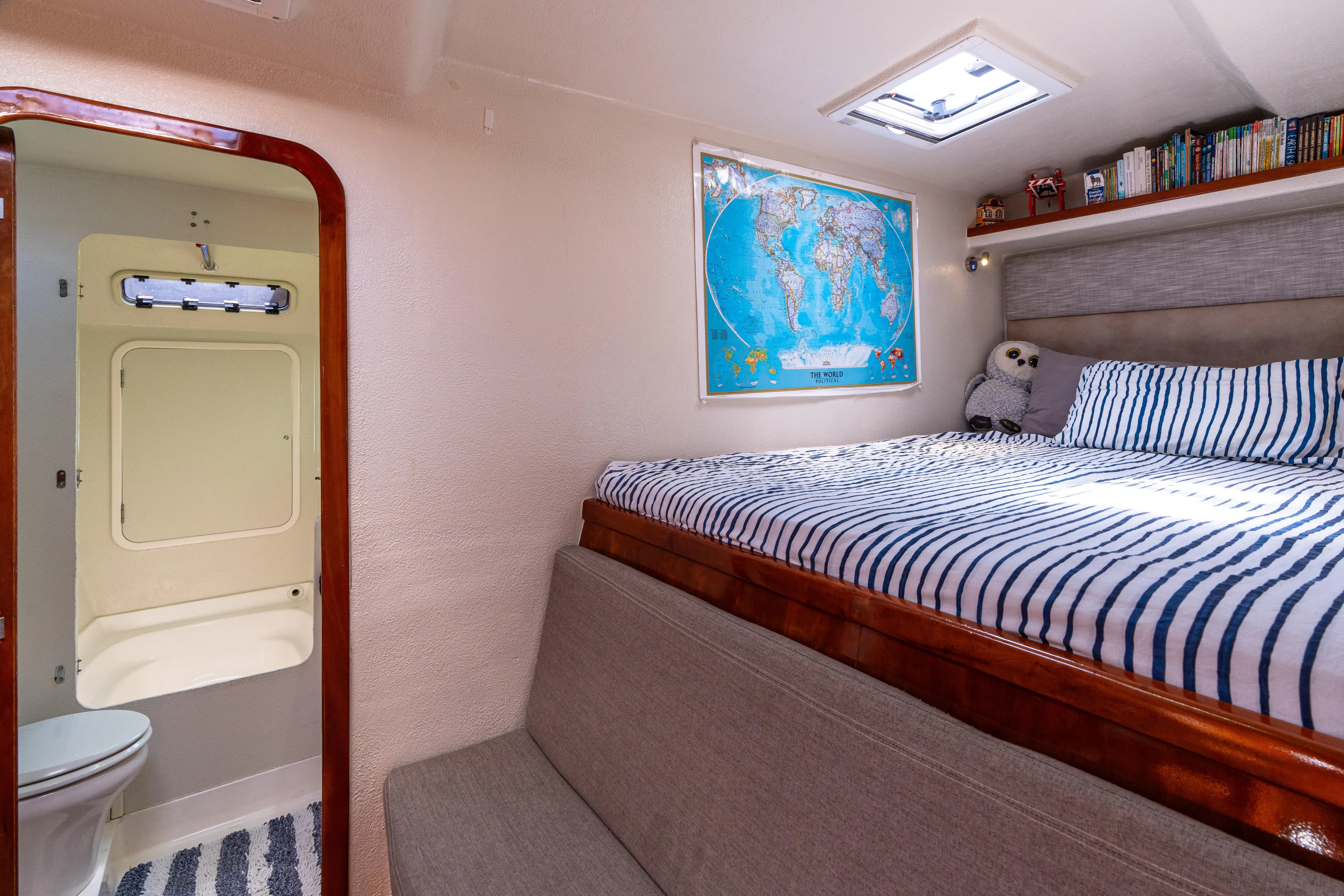 Atlas Yacht Photos Pics Port Forward VIP Stateroom