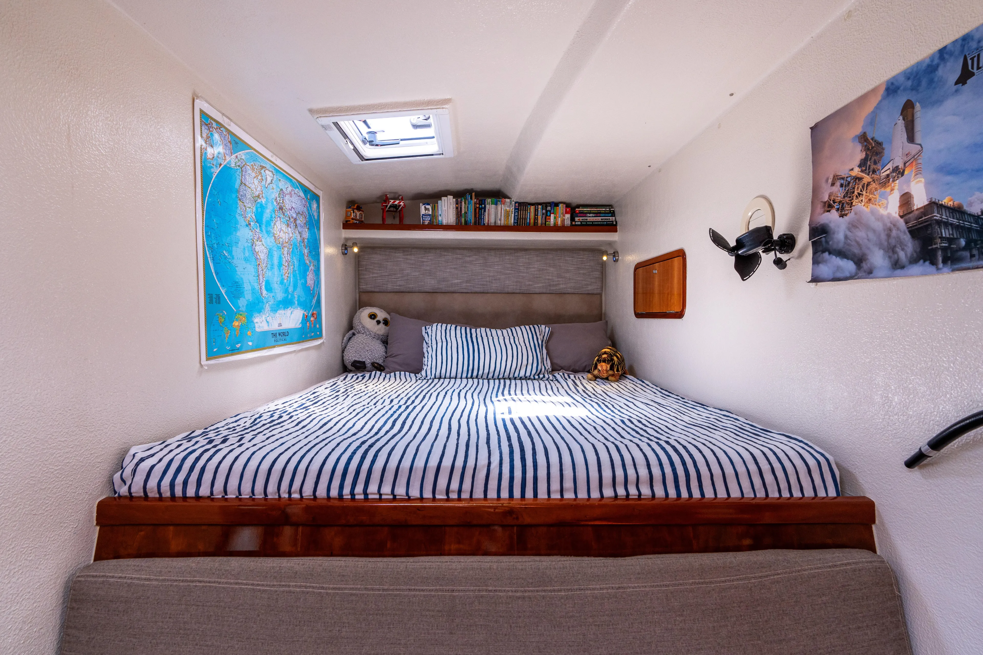 Atlas Yacht Photos Pics Port Forward VIP Stateroom