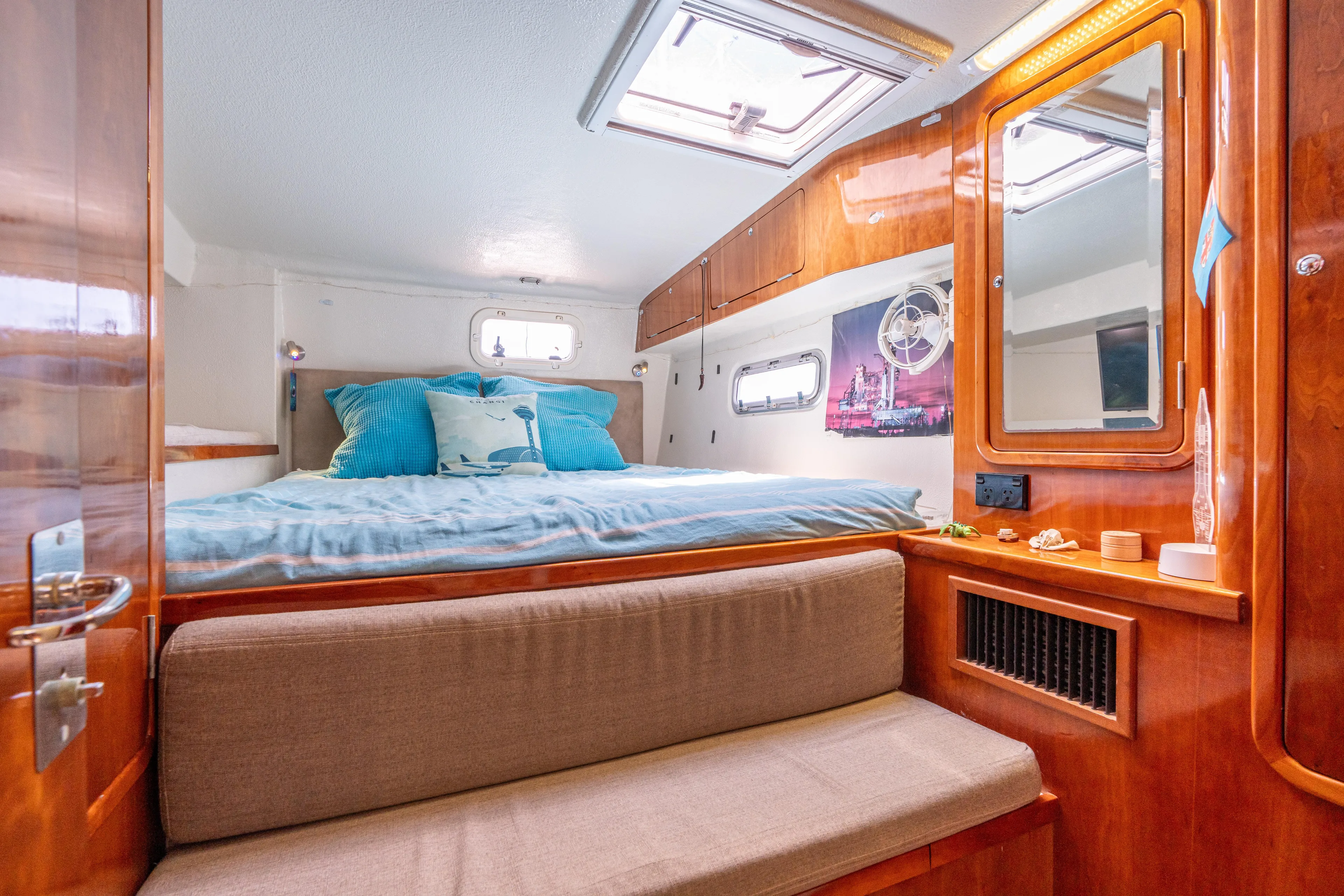 Atlas Yacht Photos Pics Port Aft Cabin