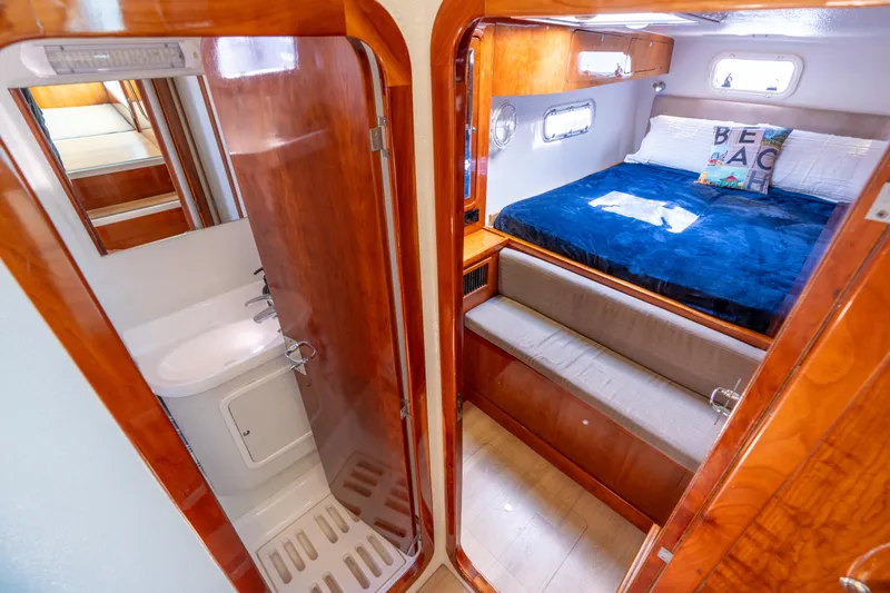 Atlas Yacht Photos Pics Starboard Aft Cabin & Head