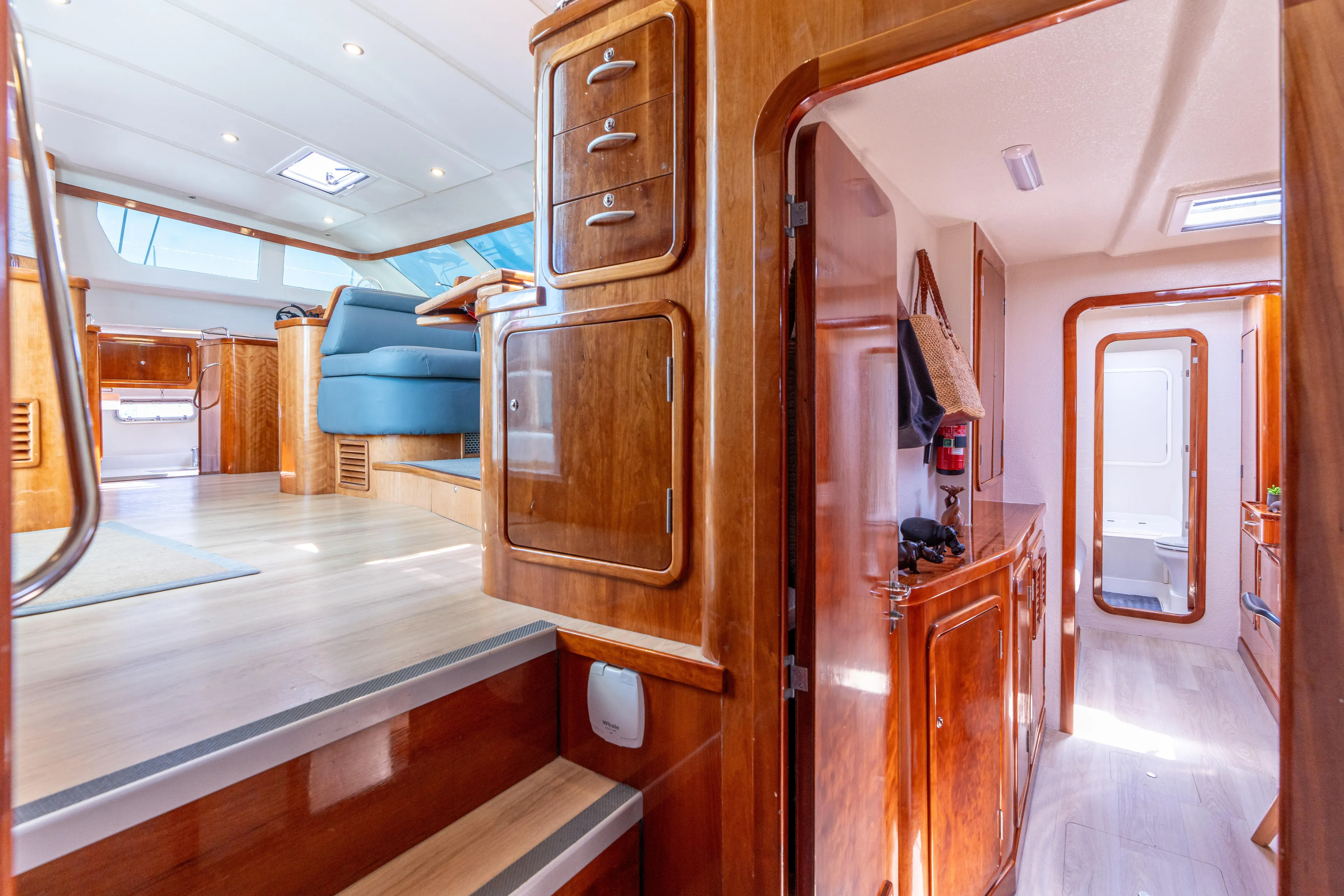 Atlas Yacht Photos Pics Starboard Stairs and Owners Cabin