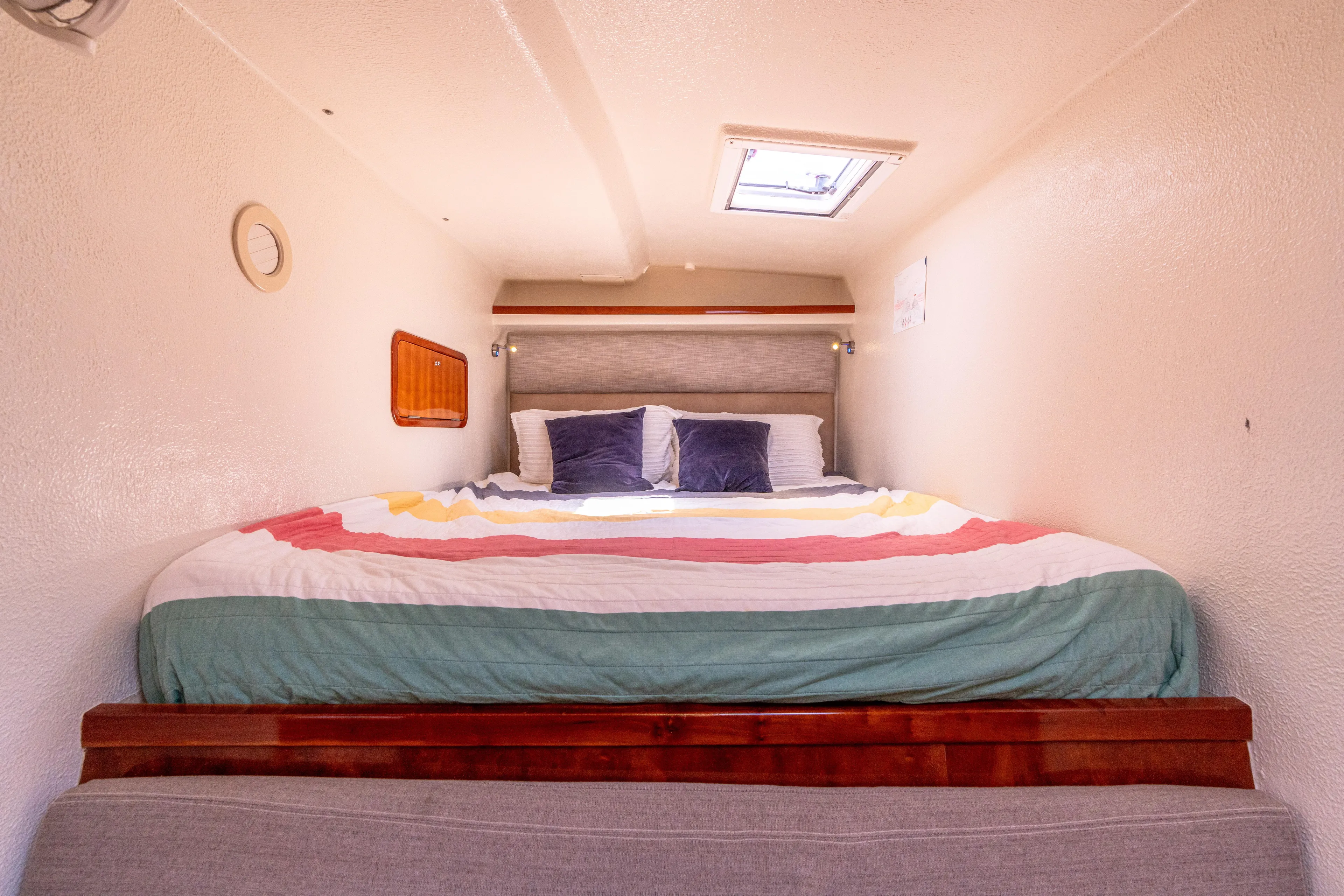 Atlas Yacht Photos Pics Starboard Owners Cabin