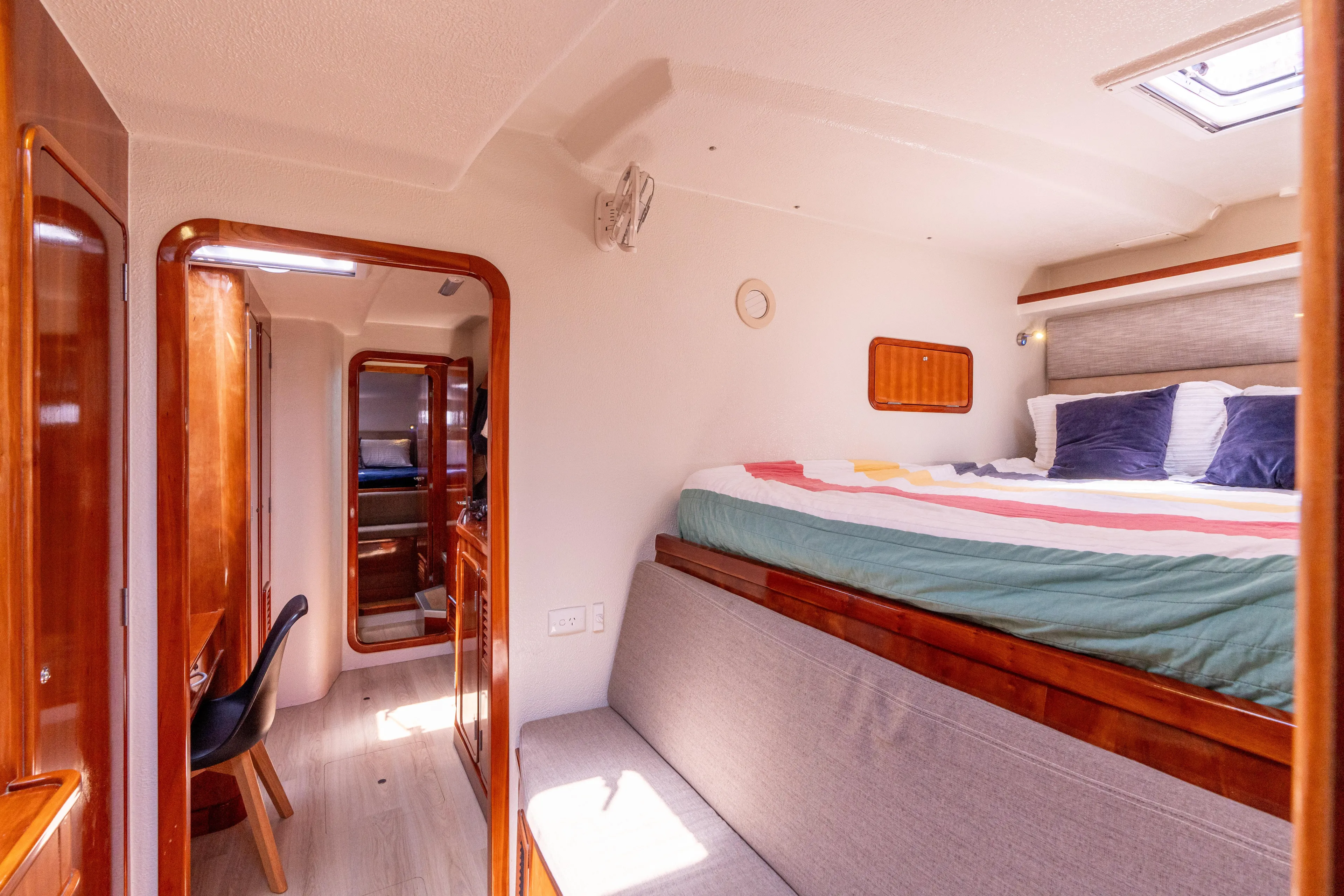 Atlas Yacht Photos Pics Starboard Owners Cabin