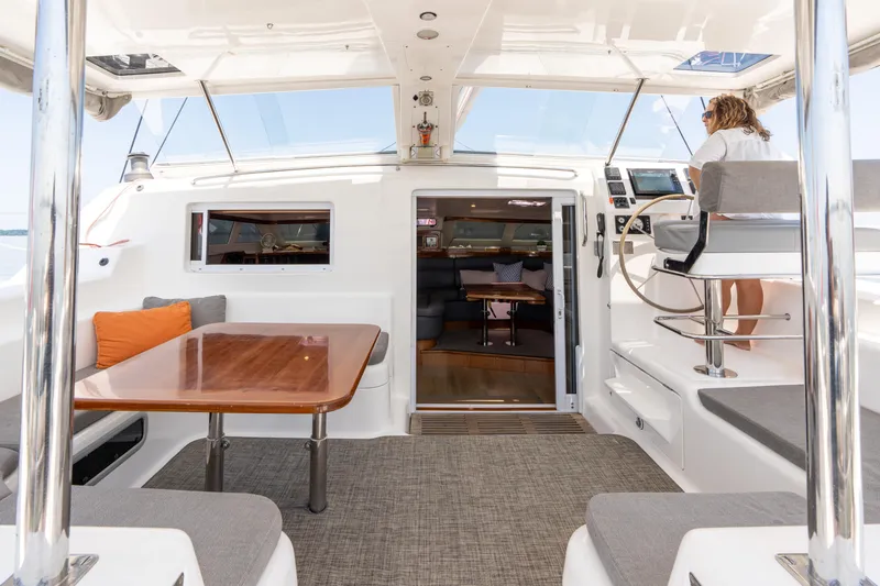 Atlas Yacht Photos Pics Cockpit