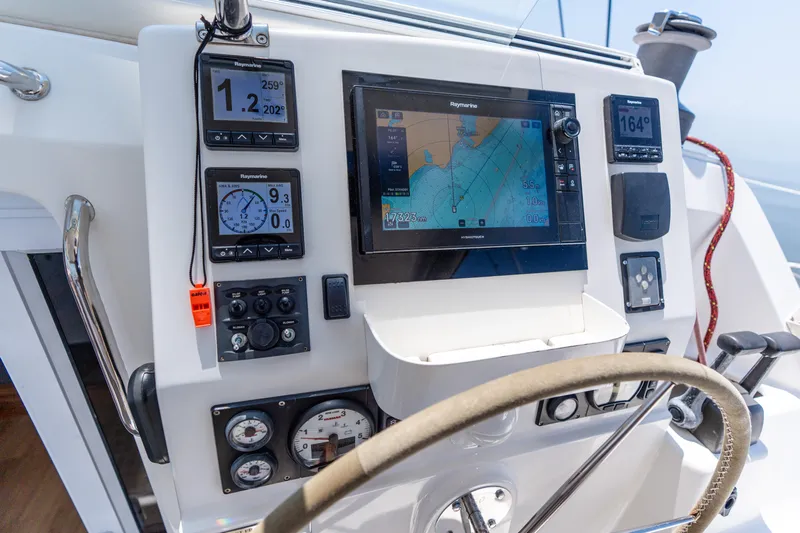 Atlas Yacht Photos Pics Helm