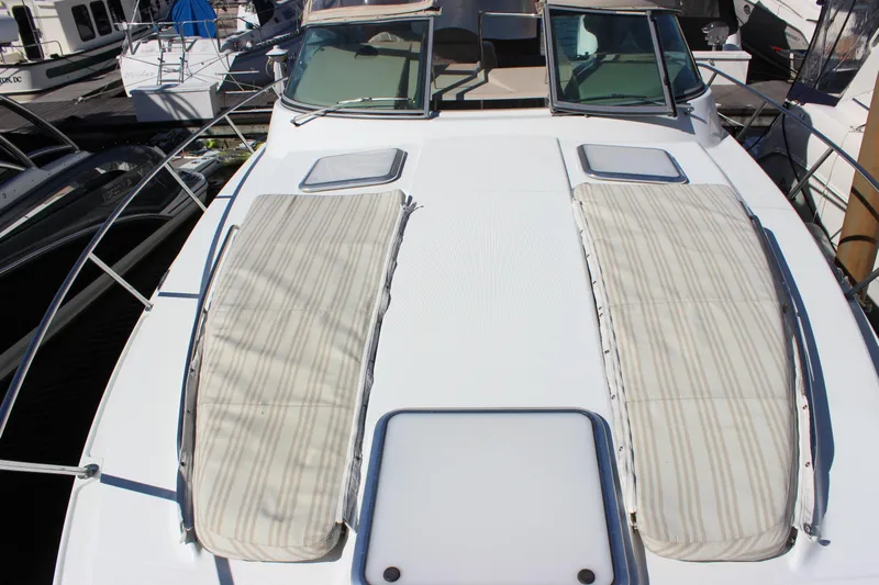  Yacht Photos Pics 2008 Formula 34 Performance Cruiser deck with sun pads and windshield.