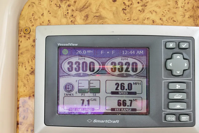  Yacht Photos Pics SmartCraft VesselView display on 2008 Formula 34 Performance Cruiser showing RPM and speed.