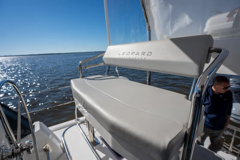 Grey Ghost Yacht Photos Pics Leopard 42 Helm Seat
