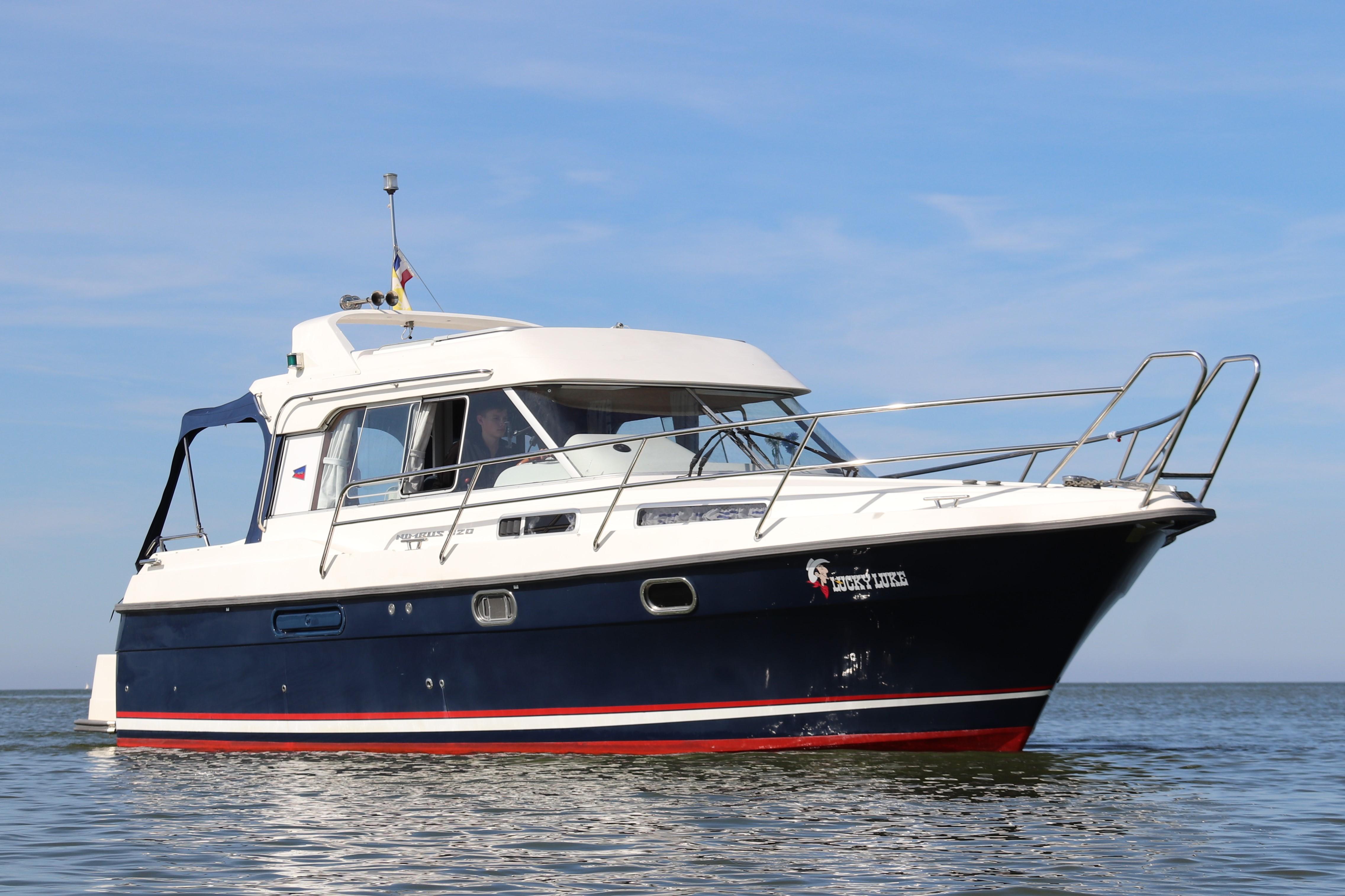 2002 Nimbus 320 Coupe Motor Yacht for sale - YachtWorld