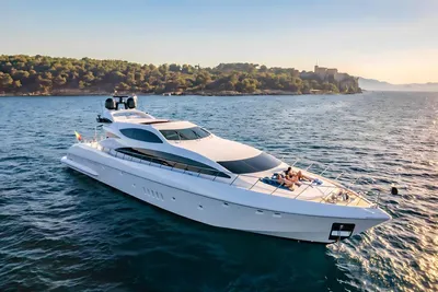 2005 Mangusta 105 s